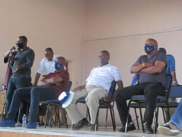 Taxi operators threatens stability