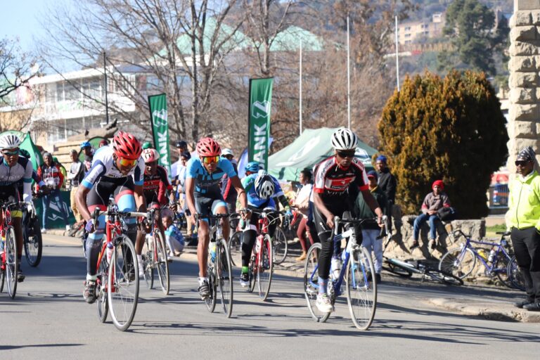Young cyclists  break into Commonwealth Games