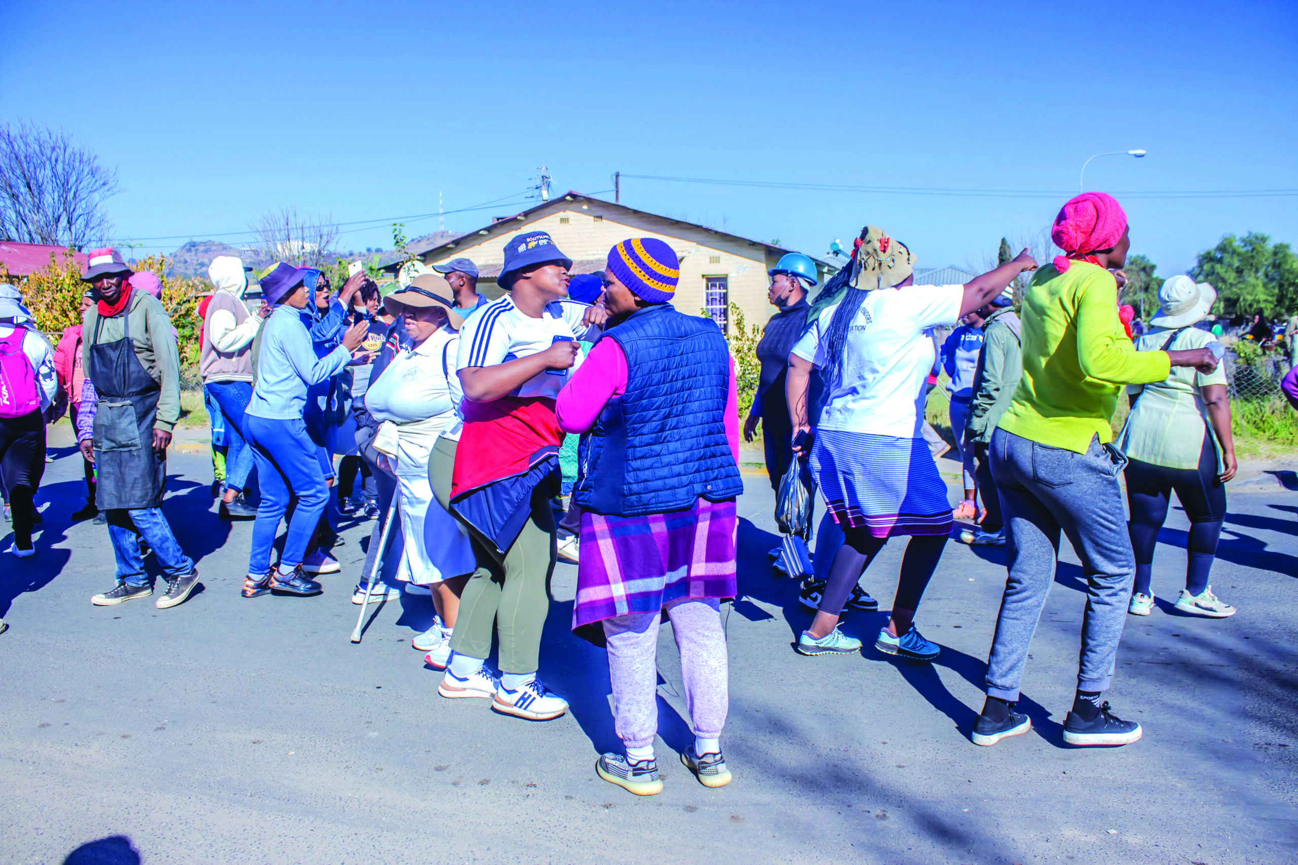 Street vendors singing and protesting near Setsoto Stadium (2)