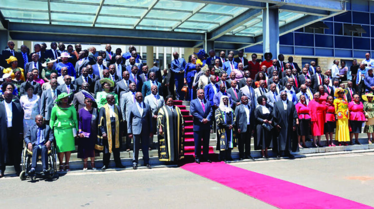 Govt and opposition clash in high-stakes meeting