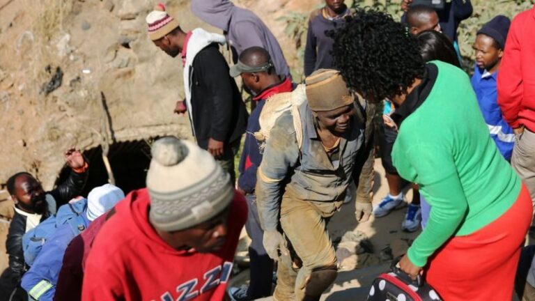 Punishing Poverty: The Cruel Misguided Crackdown on South Africa’s Illegal Miners – Zamazamas