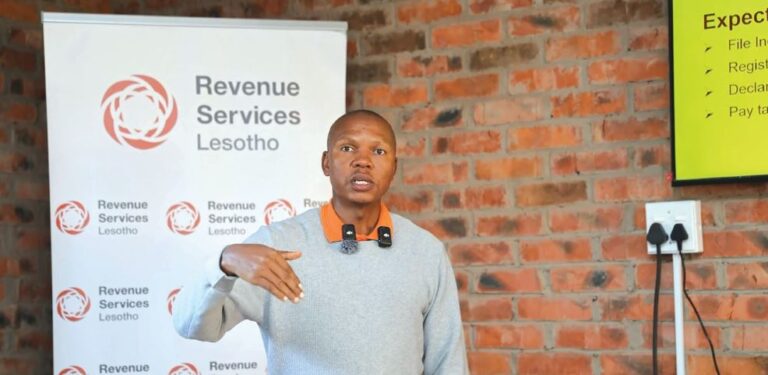 Taxpayers warned over late filing